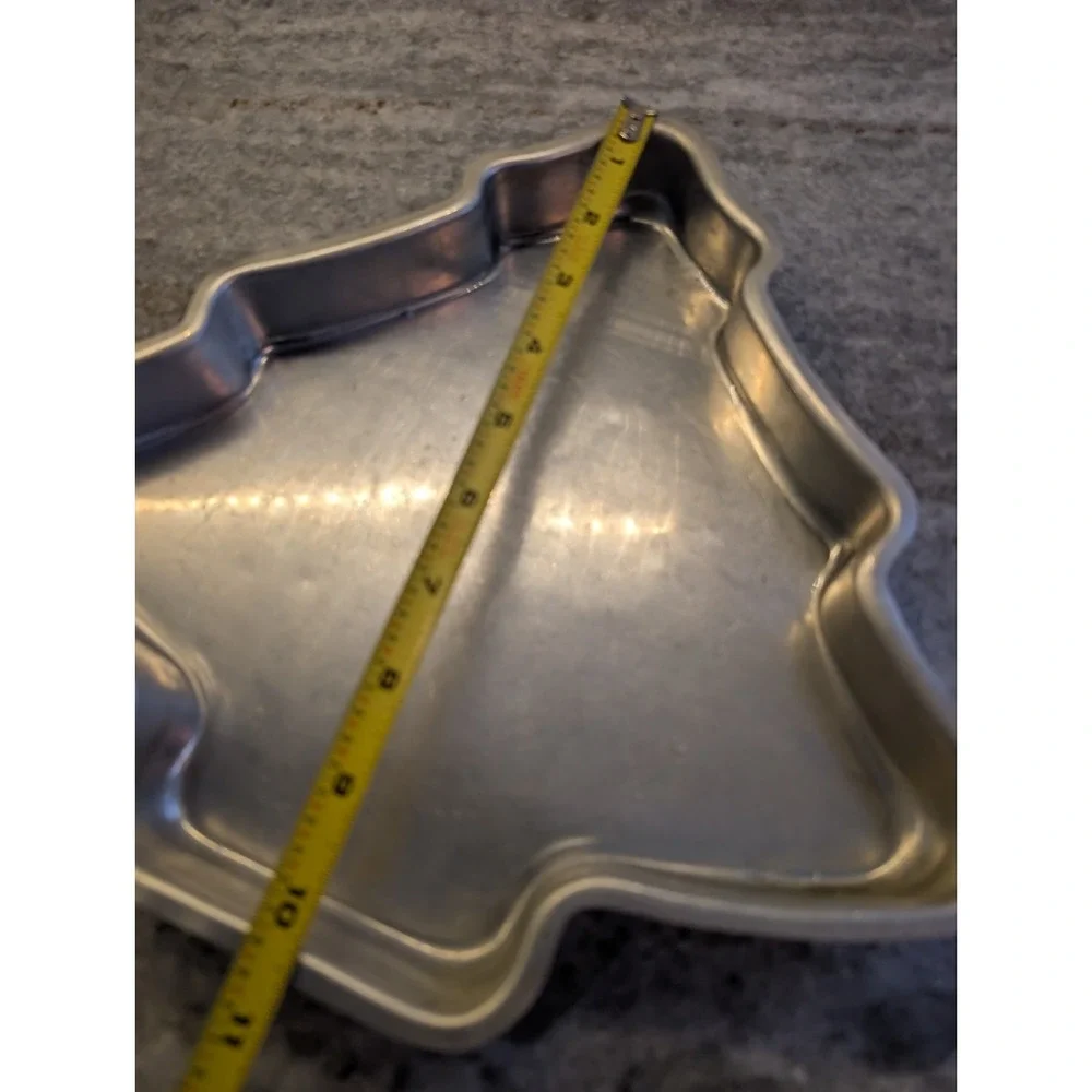 Vintage Aluminum Tree Cake Pan Unbranded‎ Kitchy Winter Decor